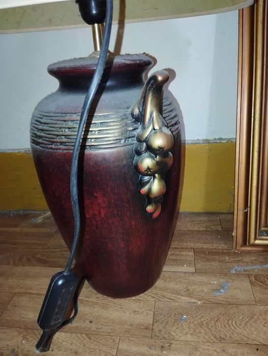 Jarras decorativas e candeeiros de Macau