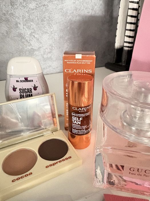 Лот  косметики Clarians, Gucci