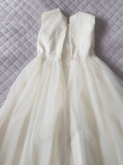 Elegancka dziewczęca sukieneczka księżniczki