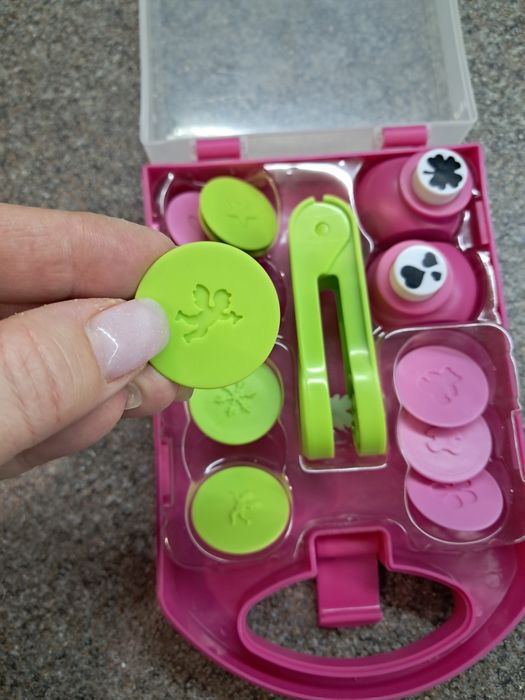 Набор дырокол фигурный и штампы