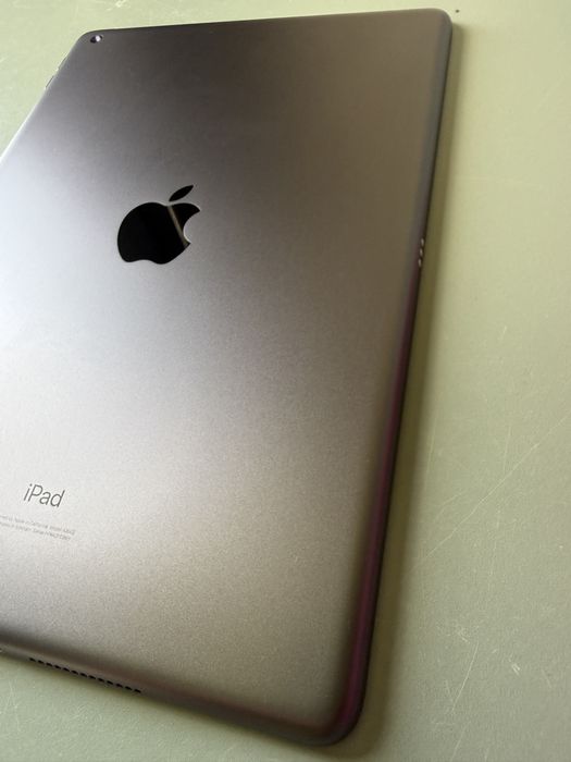 Apple iPad 10.2” 9a Geraçao 2021 com capa para criancas