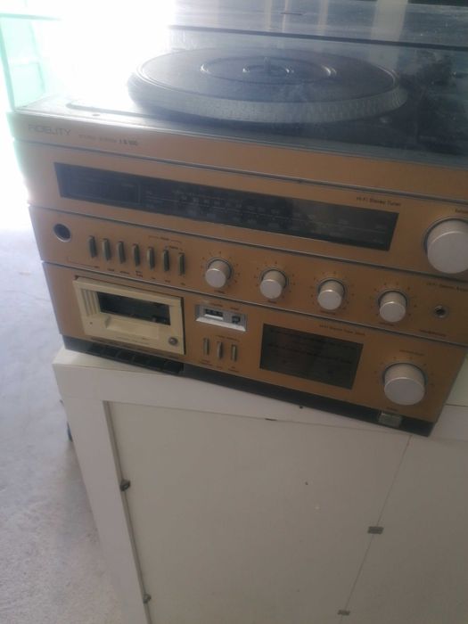 Sistema de som e gira discos vinyle