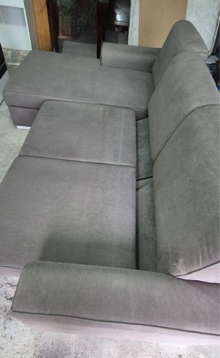 Sofá com chaise longue