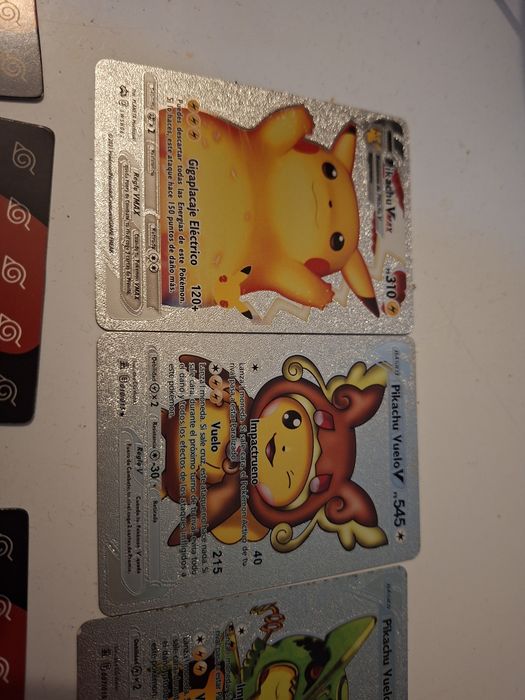 Cartas pokemon e naruto