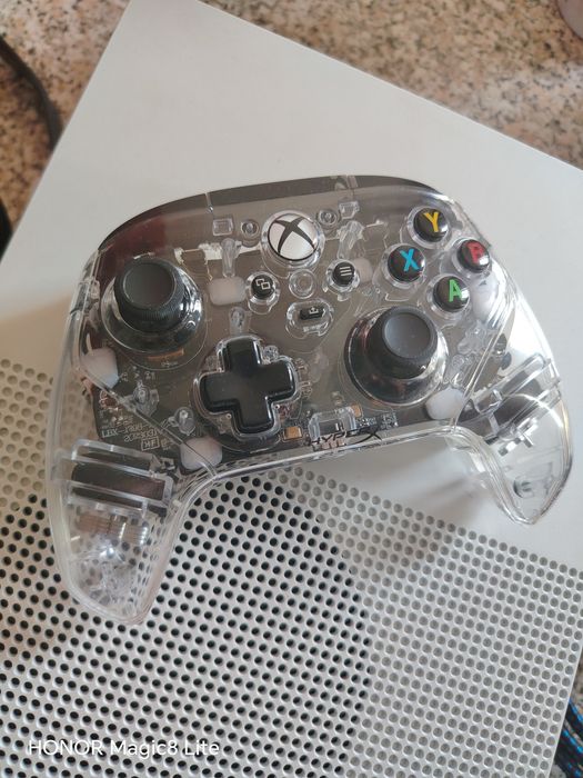 Xbox One S 825 GB + comando
