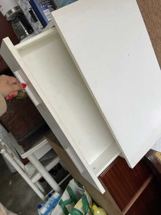 Movel de casa de banho e mesa com cadeiras