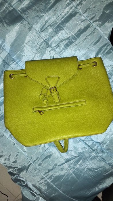 Mochila verde clarinho