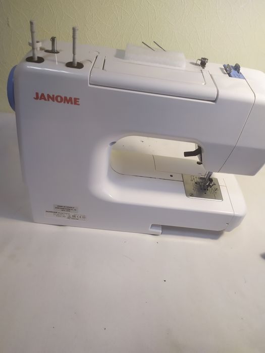Швейна машинка Джаноме 5000