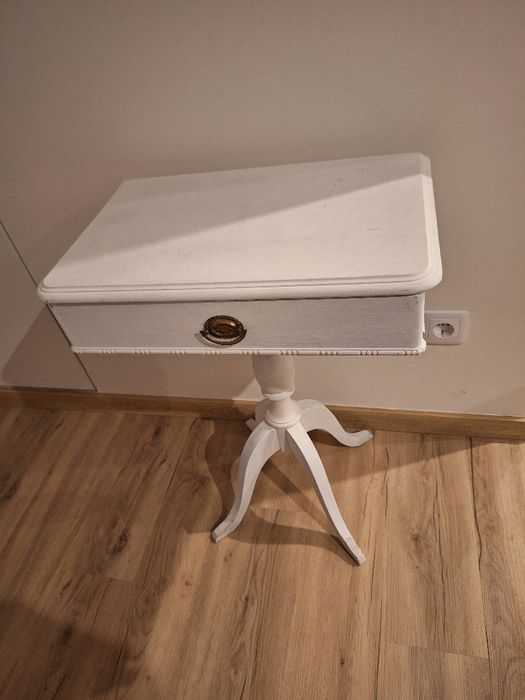 Pequena mesa de apoio