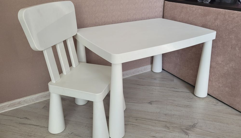 Стіл і стілець IKEA