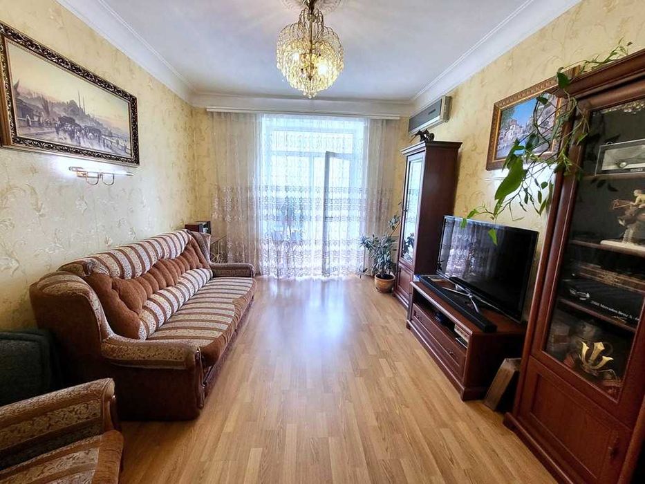 Продаж 2-х к.кв. ЦЕНТР міста вул. 12 Квітня буд.№5 (4 поверх).