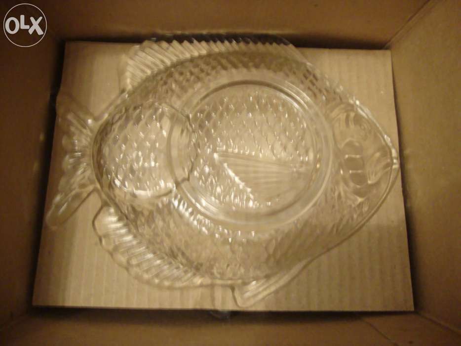 Pratos cocktail e molheiras portes incluídos