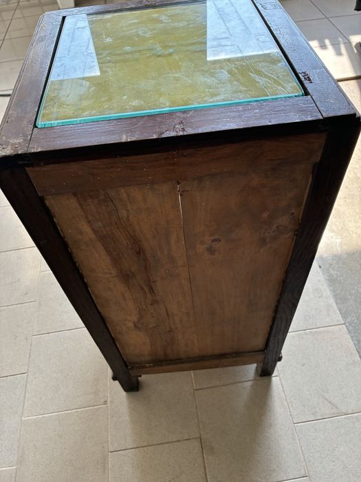 Conjunto de duas mesas de cabeceira para recuperar