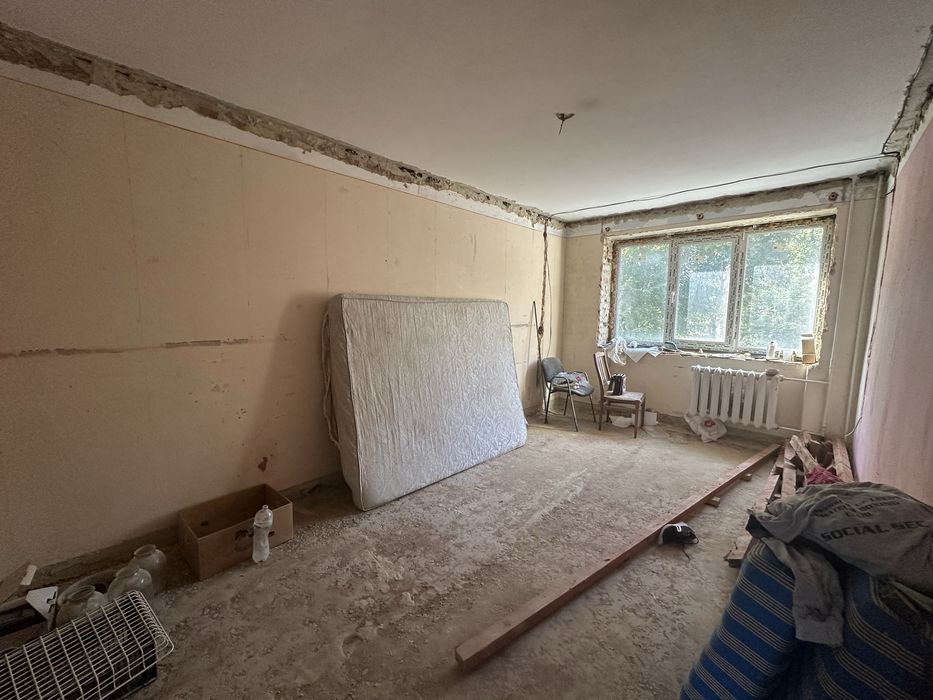 Продам 3-кімнатну квартиру  . Центр