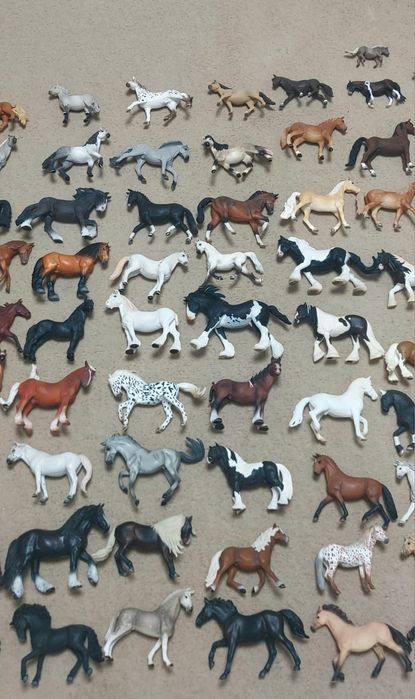 Konie Schleich plus akcesoria.