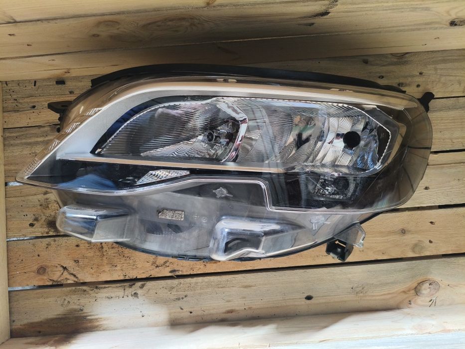 Lampa lewy przód PEUGEOT EXPERT III