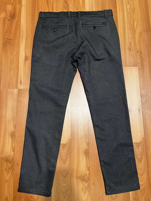 Ciemnoszare spodnie wizytowe Reserved