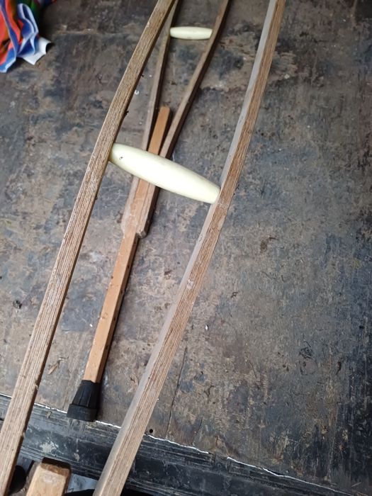 Stare drewniane kule ortopedyczne antyczne