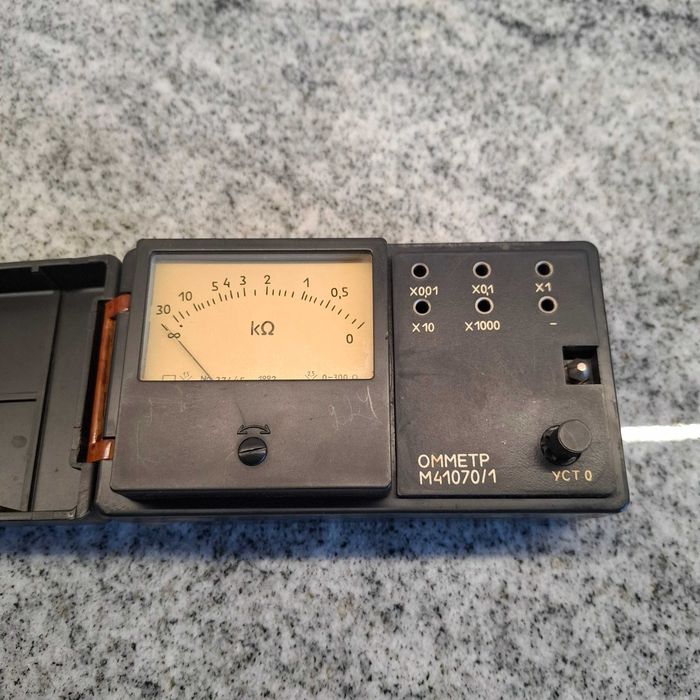 Analogowy omomierz M41070/1