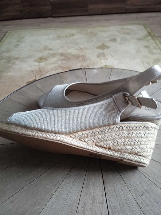 Nowe espadryle na koturnie