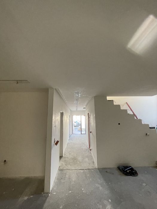 Sufity podwieszane , Szpachlowanie, malowanie. Wykonczenia wnetrz