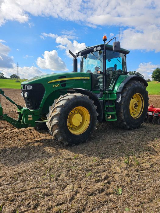 Ciągnik John Deere 7730