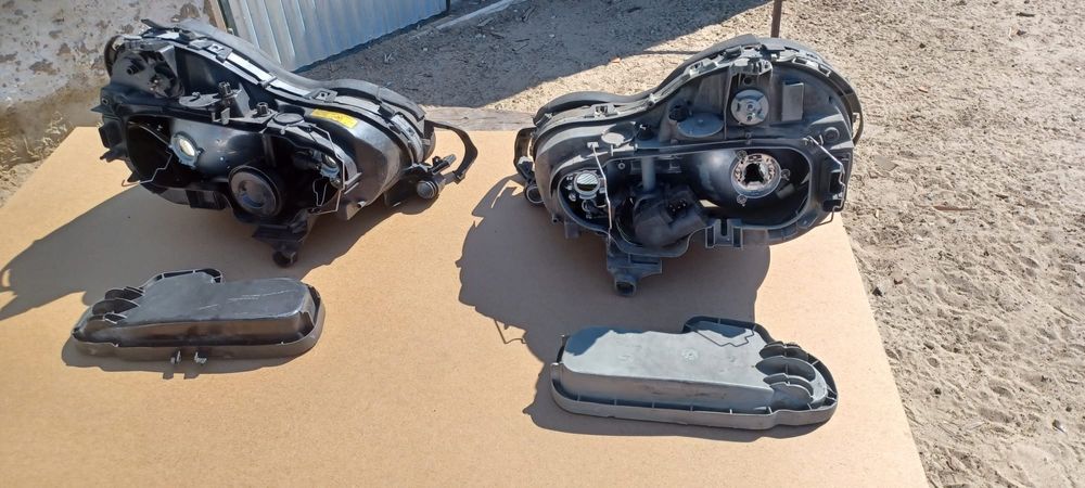 Venda de faróis do Mercedes classe e