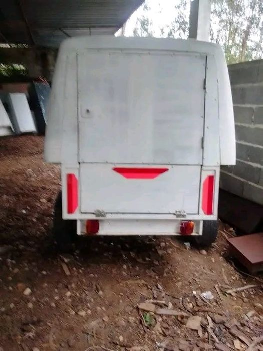 Reboque em bom estado