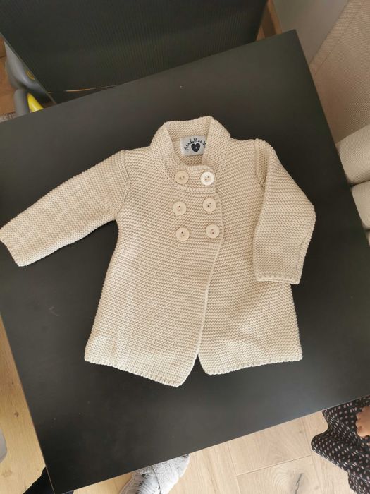 Beżowy płaszczyk dziewczęcy 74