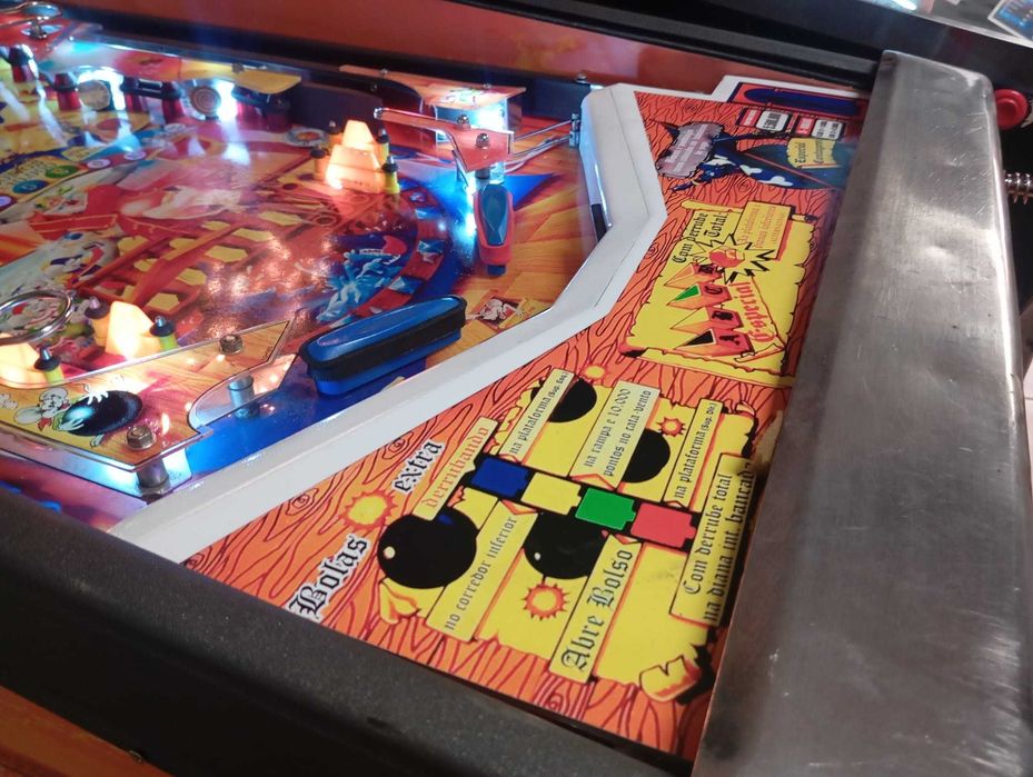 Pinball flippers Corsário