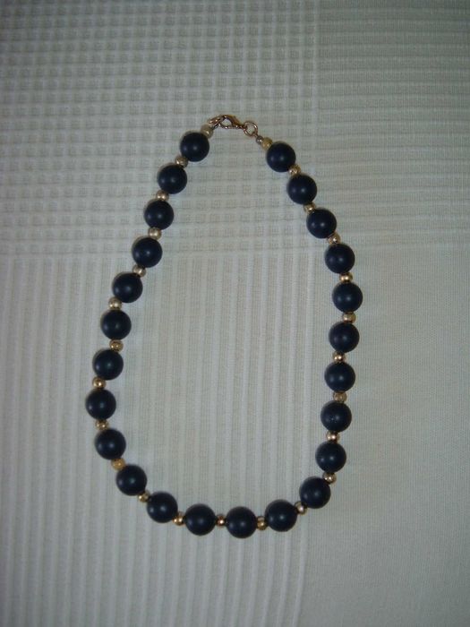 Colar com pedras azuis