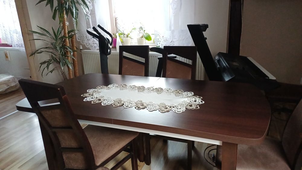 Stół rozkladany do jadalni