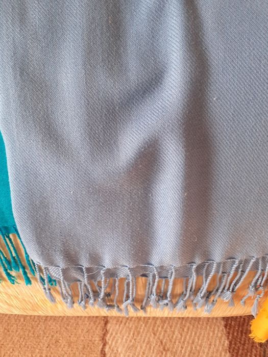 Шарфи палантини з натуральної тканини