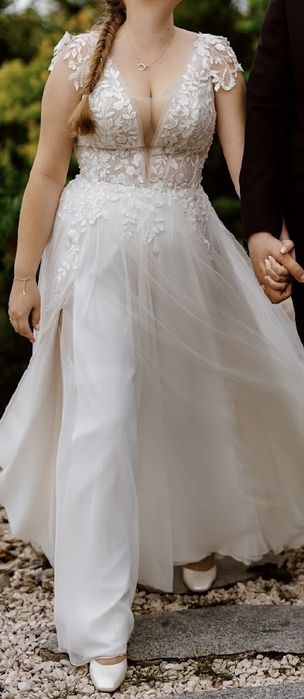 Kremowa Suknia ślubna