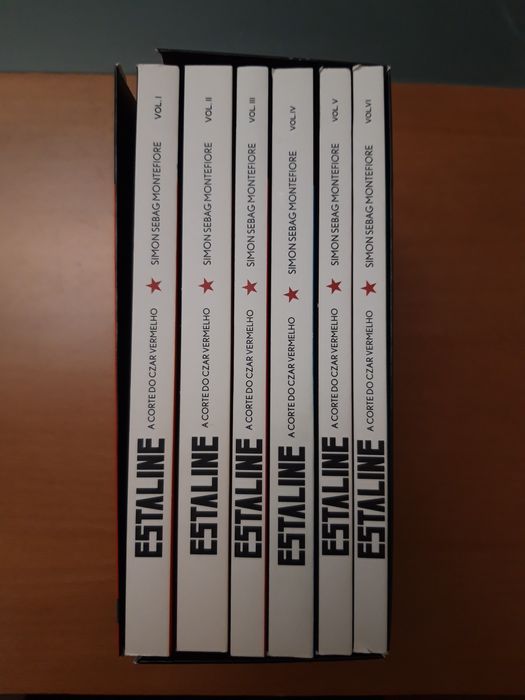 Colecção "Estaline: A Corte do Czar Vermelho" do Expresso