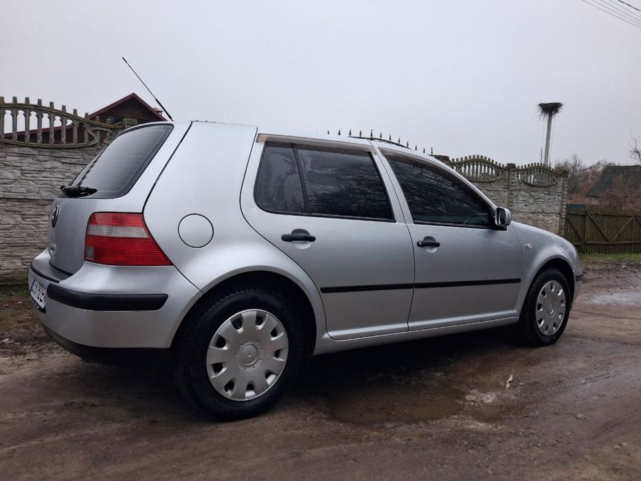 Продам Volkswagen Golf 4 1.4 16 V