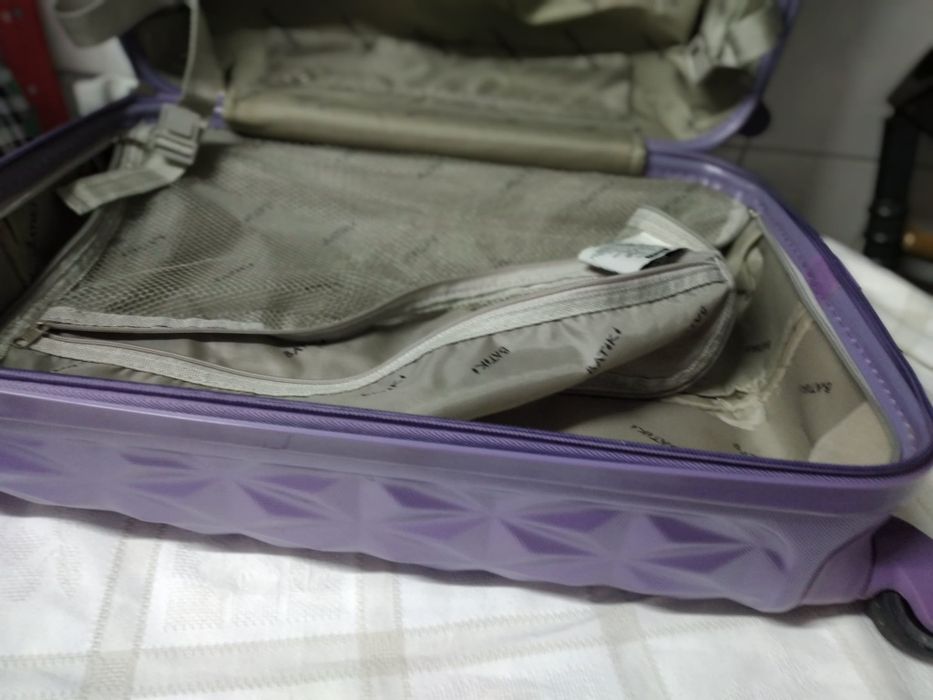 Mala de viagem impecável