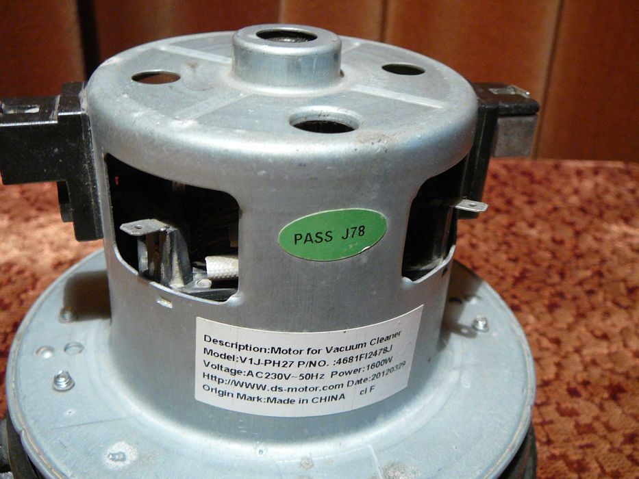 Мотор для пылесоса. Рабочий.