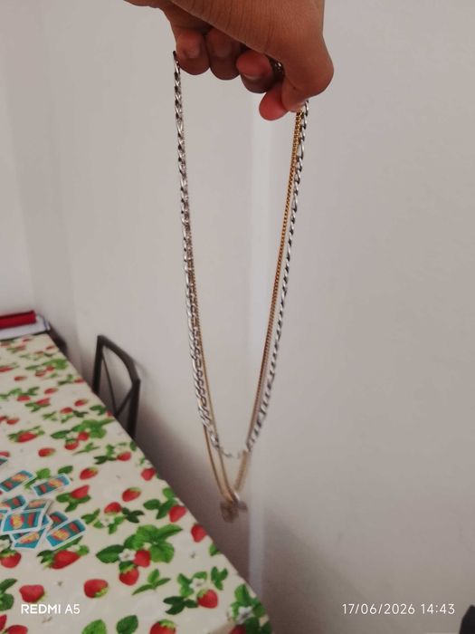 Vendo esses colares porque não gostei
