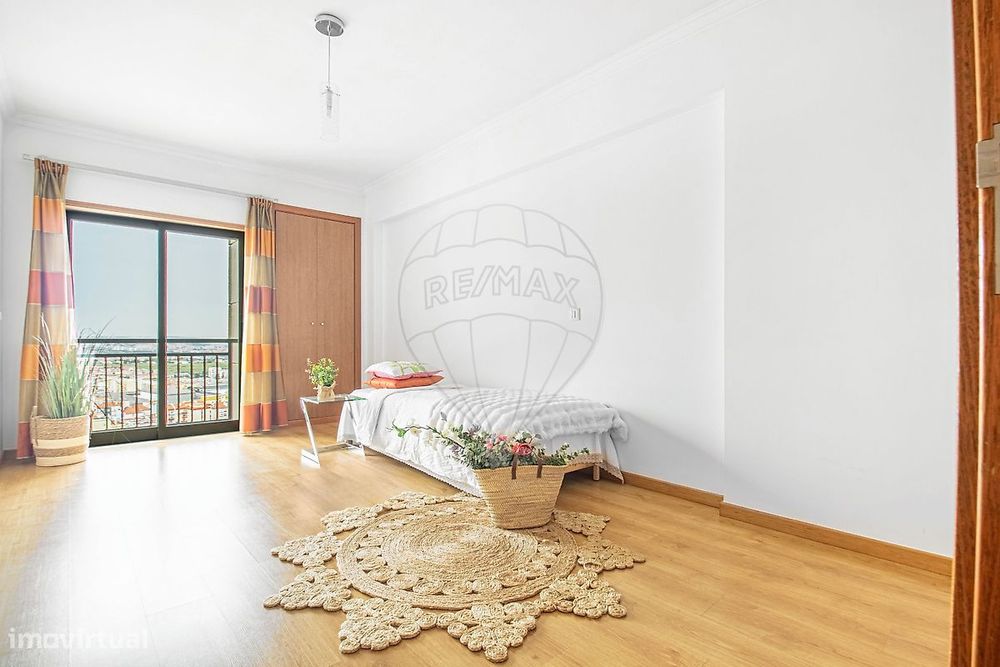 Apartamento T4 para arrendamento