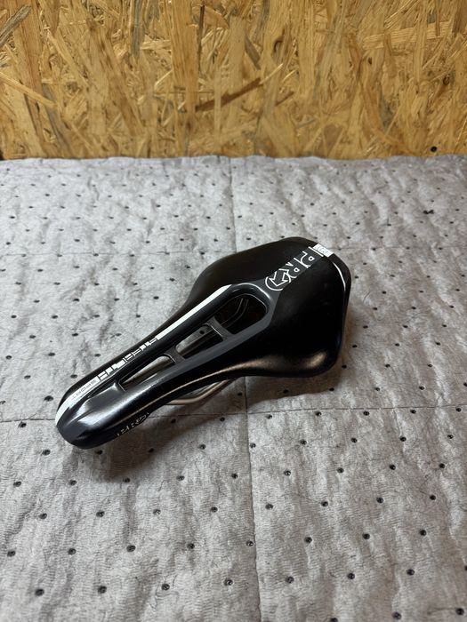 Siodełko pro Stealth sport 152mm