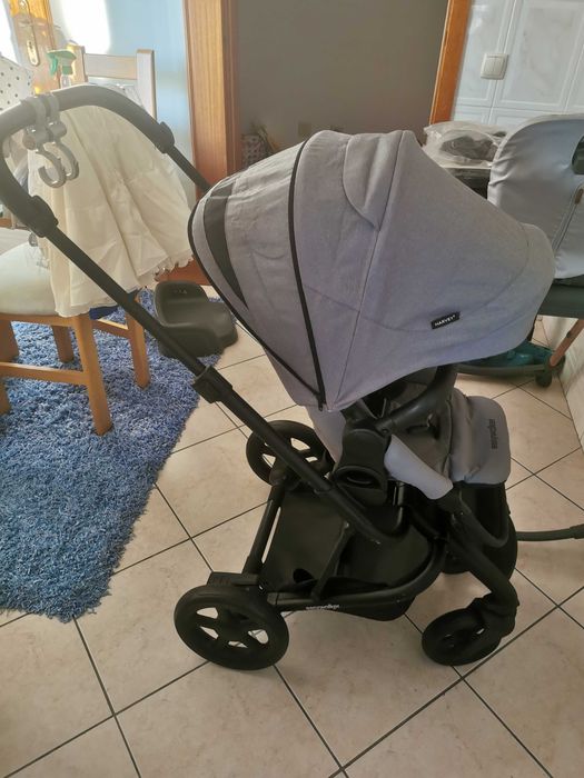 Conjunto carro de bebé, ovo, cadeira carro, isofix e cadeira da papa.