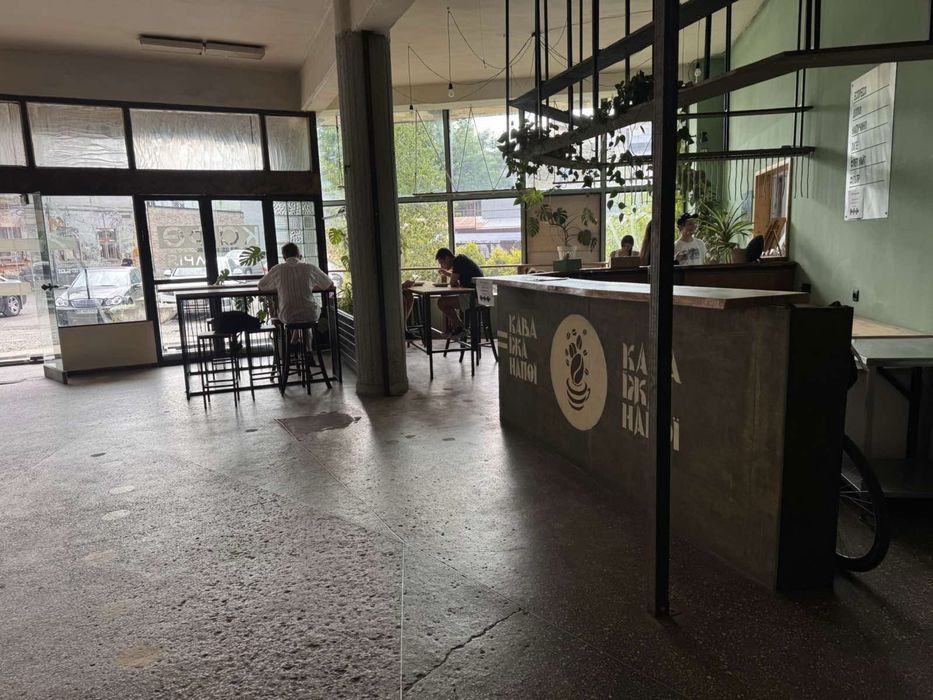 Продається готовий бізнес - кафе з прибутком у прохідному місці