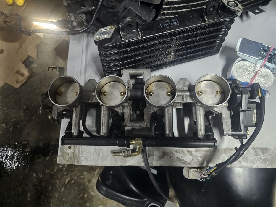 Material gsxr k2 1000