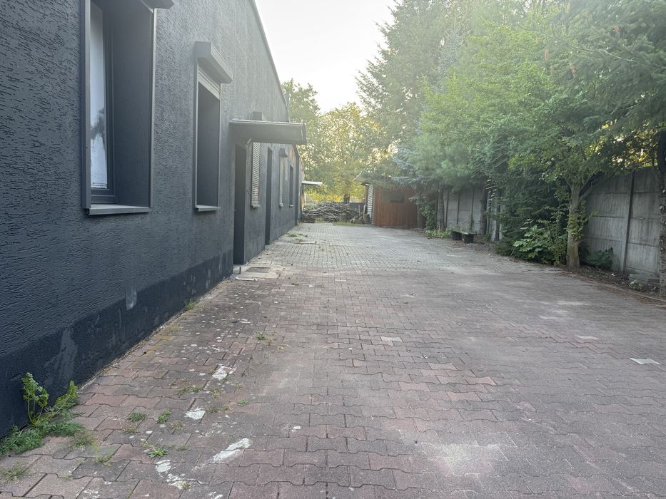 Hala blisko centrum przesiadkowego
