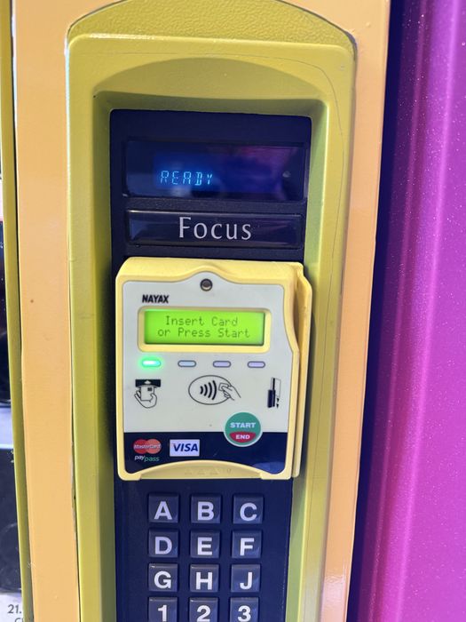 Automat vendingowyCrane Focus 457e + terminal nayax + wrzutnik