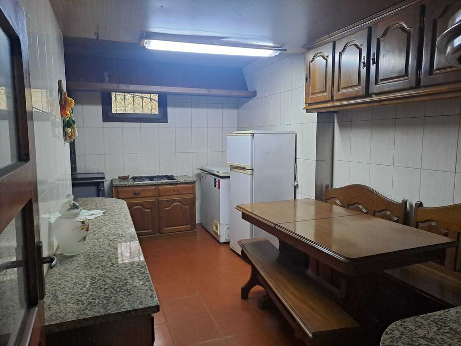 Moradia, armazém e terreno , entre Paço de Sousa e Lagares Penafiel