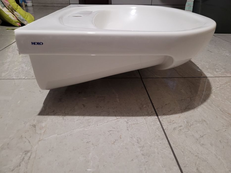 Umywalka ceramiczna łazienkowa pod zabudowę marki KOŁO