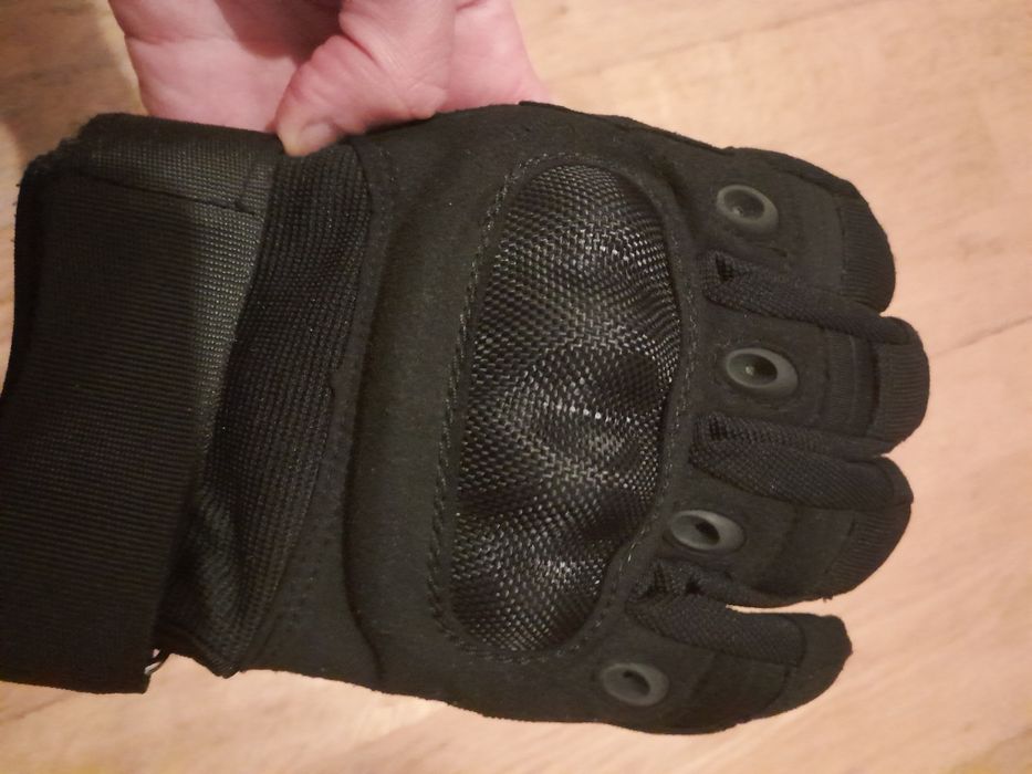 Luvas pretas para mota