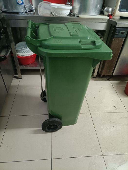Carrinho lixo 130lt